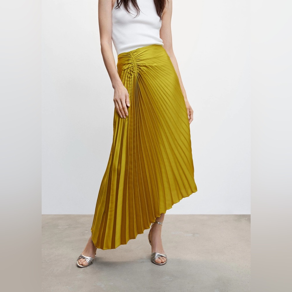 MANGO Pleated asymmetric skirt, US size 8